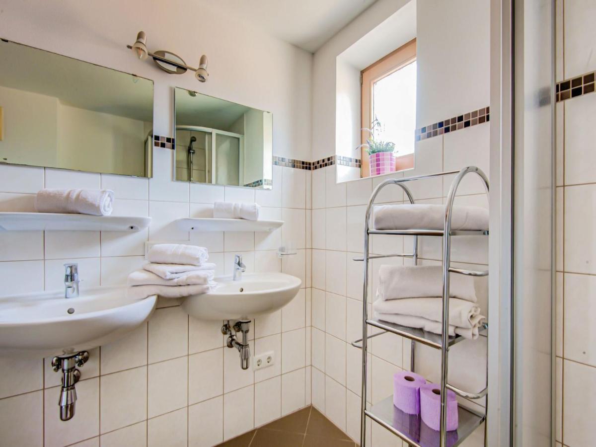 Attractive Apartment In Hainzenberg With Ski Room Exterior foto