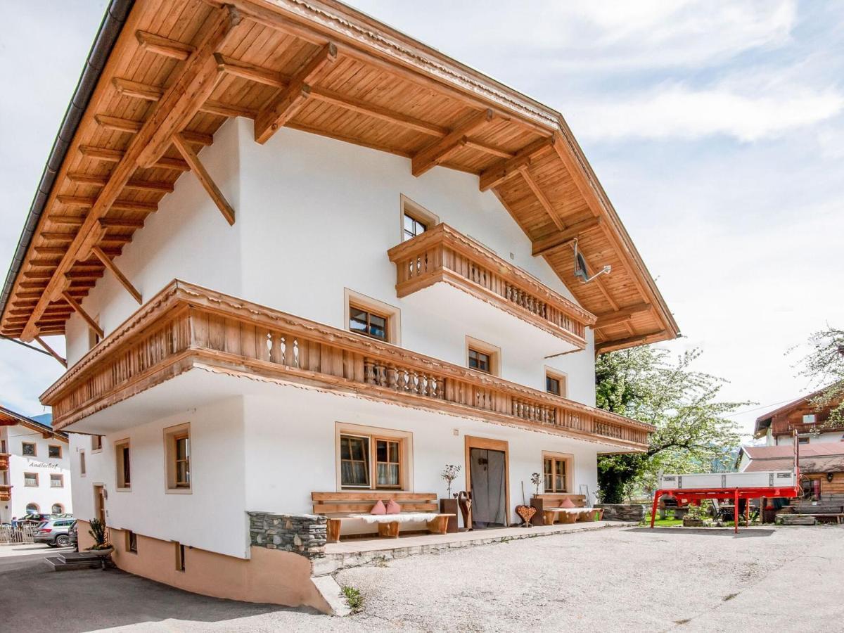 Attractive Apartment In Hainzenberg With Ski Room Exterior foto